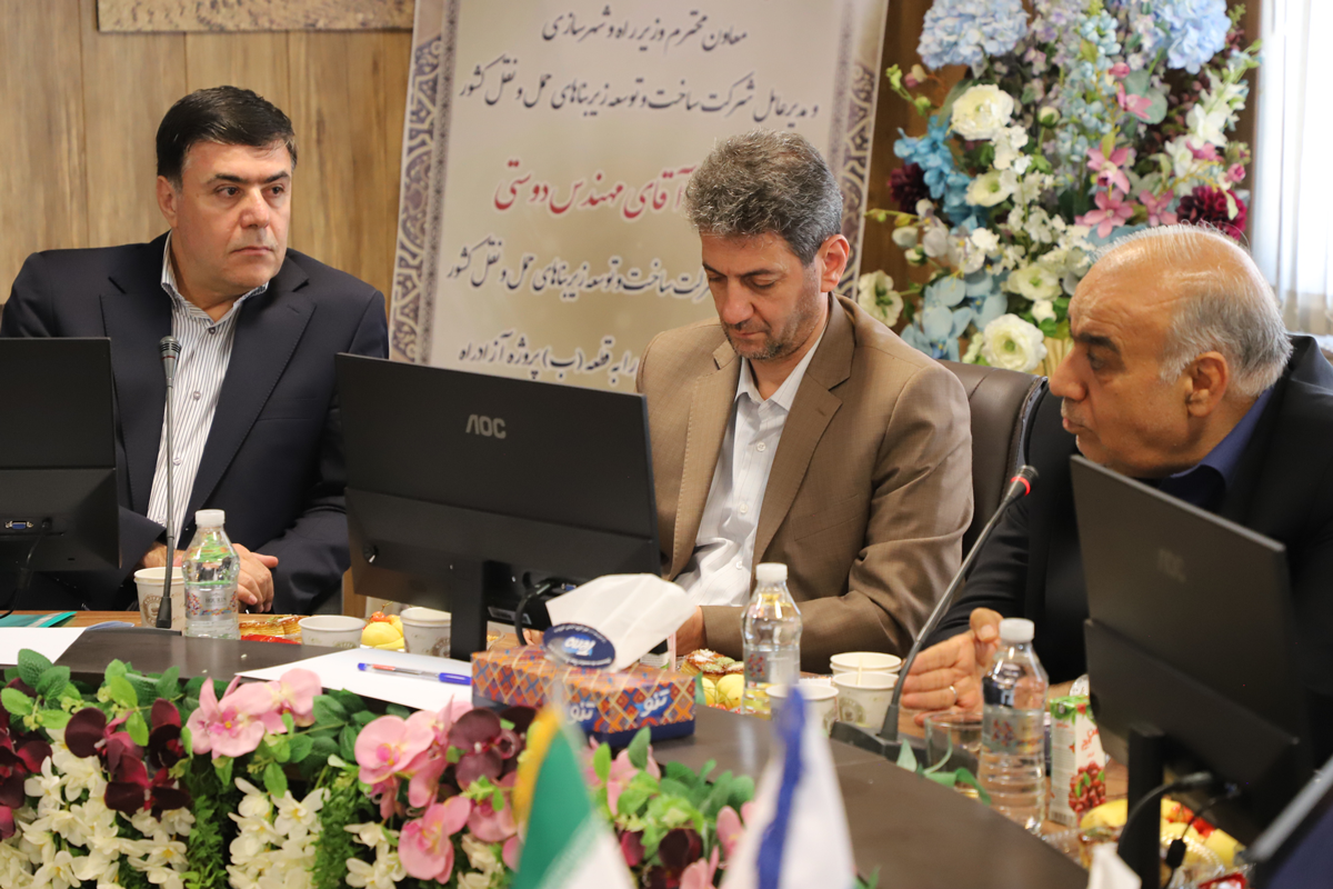بازدید معاون وزیر راه و شهرسازی از پروژه ملی کنارگذر شرق اصفهان